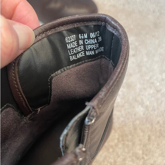 Clarks Womens Leather Ankle Boots Size 6.5M Brown Heel Buckle Side Zipper Heel - Picture 9 of 13